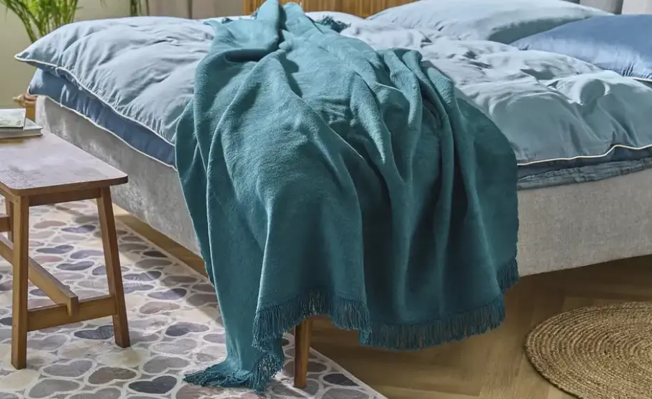 como Kuscheldecke mit Fransen Sophia