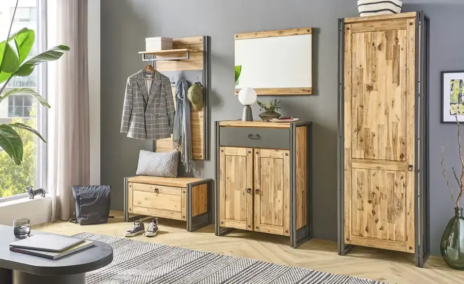 Garderobenschrank