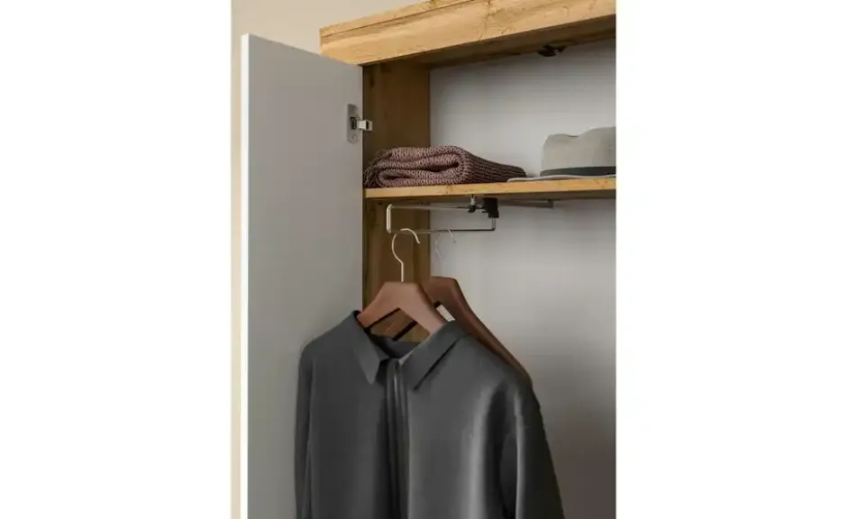 Garderobenschrank