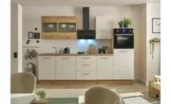 Küchenzeile mit E-Geräte