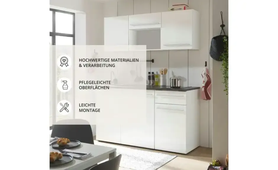 Küchenzeile mit E-Geräten
