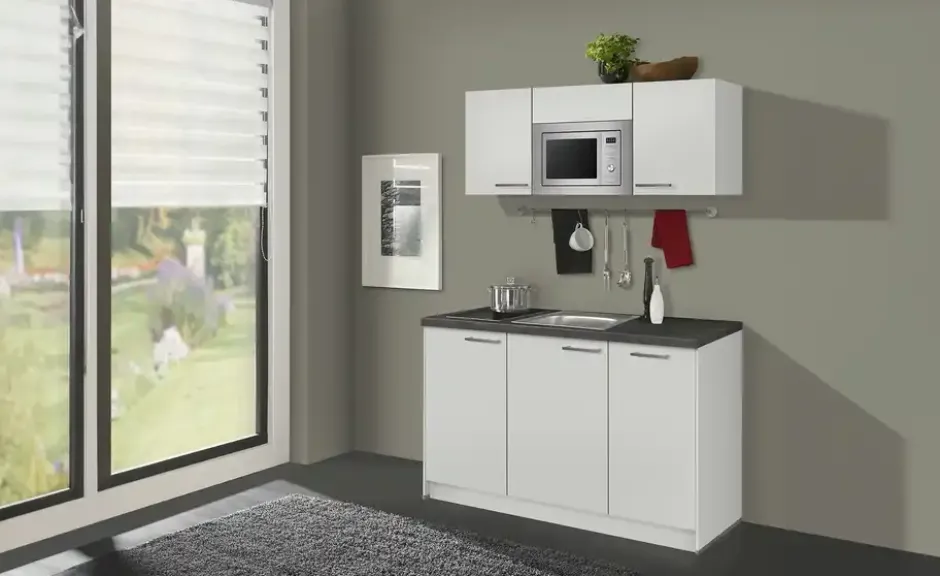 Küchenzeile mit Elektrogeräten Haarlem