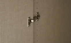 Kleiderschrank Case