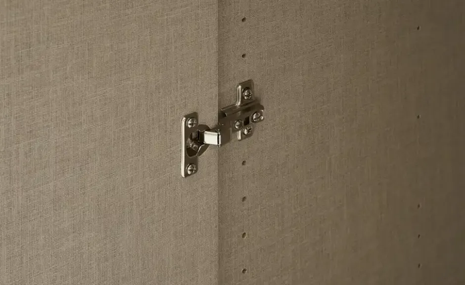 Kleiderschrank Case