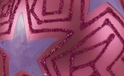 Weihnachtsbaumkugel mit Sternen